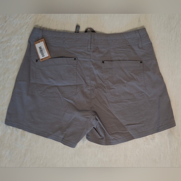 Title Nine Big B Short 4" - Picture 5 of 5